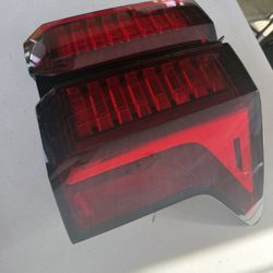 2021 2022 2023 Kia Sorento SX / Prestige LED Tail Light Right Passenger Side OEM
