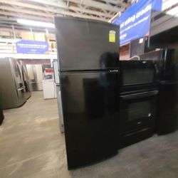 Ref rigerator Fri dge Whirl pool Free zer on Top Can Deliver