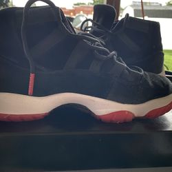 Women air jordans 11 retro SIZE 6