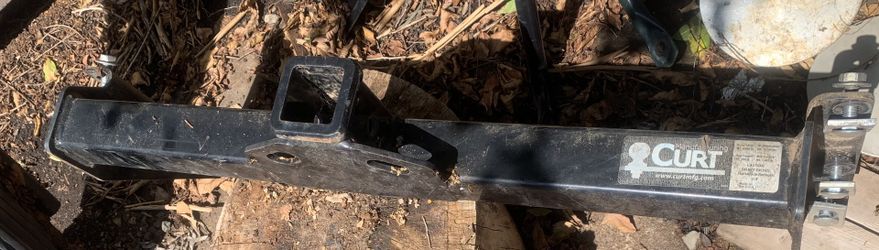 CURT tow hitch, extra nice condition, new they’re $230-$350, $120 FIRM buys mine, comes w/hardware 2. Located in West Houston.