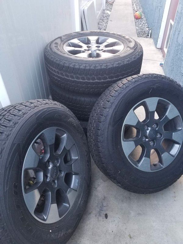 Jeep Wrangler JL Rubicon wheels and tires