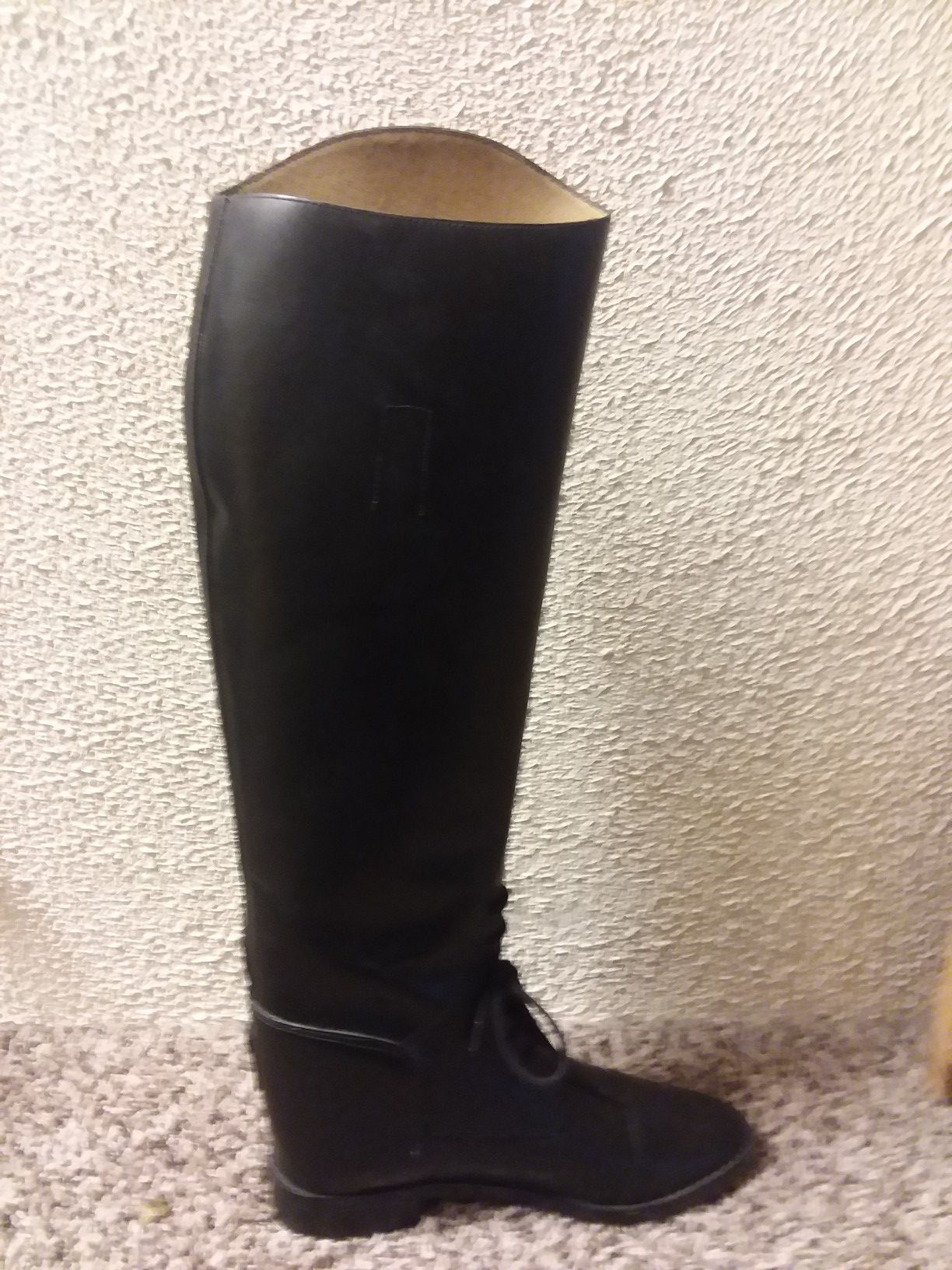 Amazonas size 6 boots