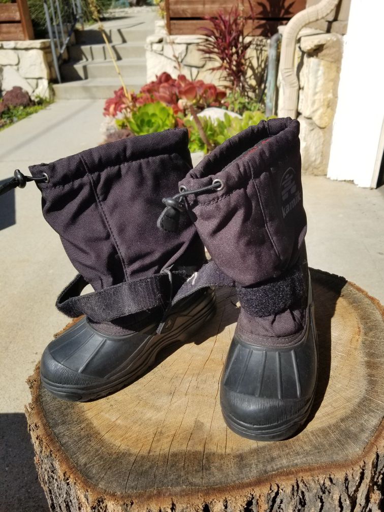 Snow boots for kids
