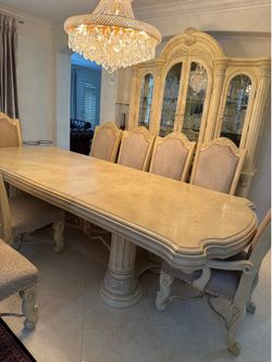 Dining room table