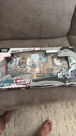 Unova Heavy Hitters Premium Collection - SV: Black Bolt (BLK)