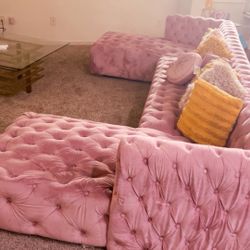 PINK VELVET SECTIONAL COUCH W/ Pink Decor 