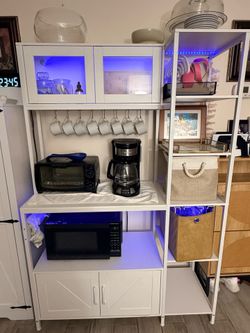 Baker’s rack with power outlet and LED light