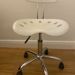 Desk Chair (Like new).