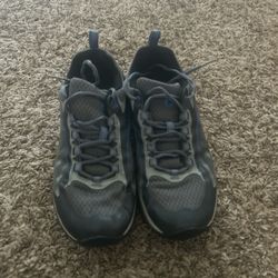 women’s running shoes size 9