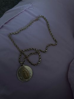Gold rope chain