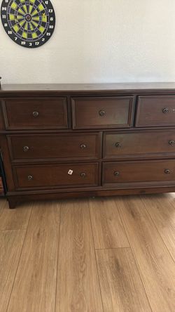Mueble de 7 cajoneras (gratis)