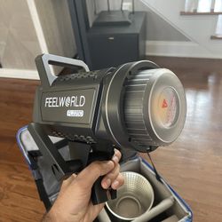 Feelworld 225D 225 Watt light