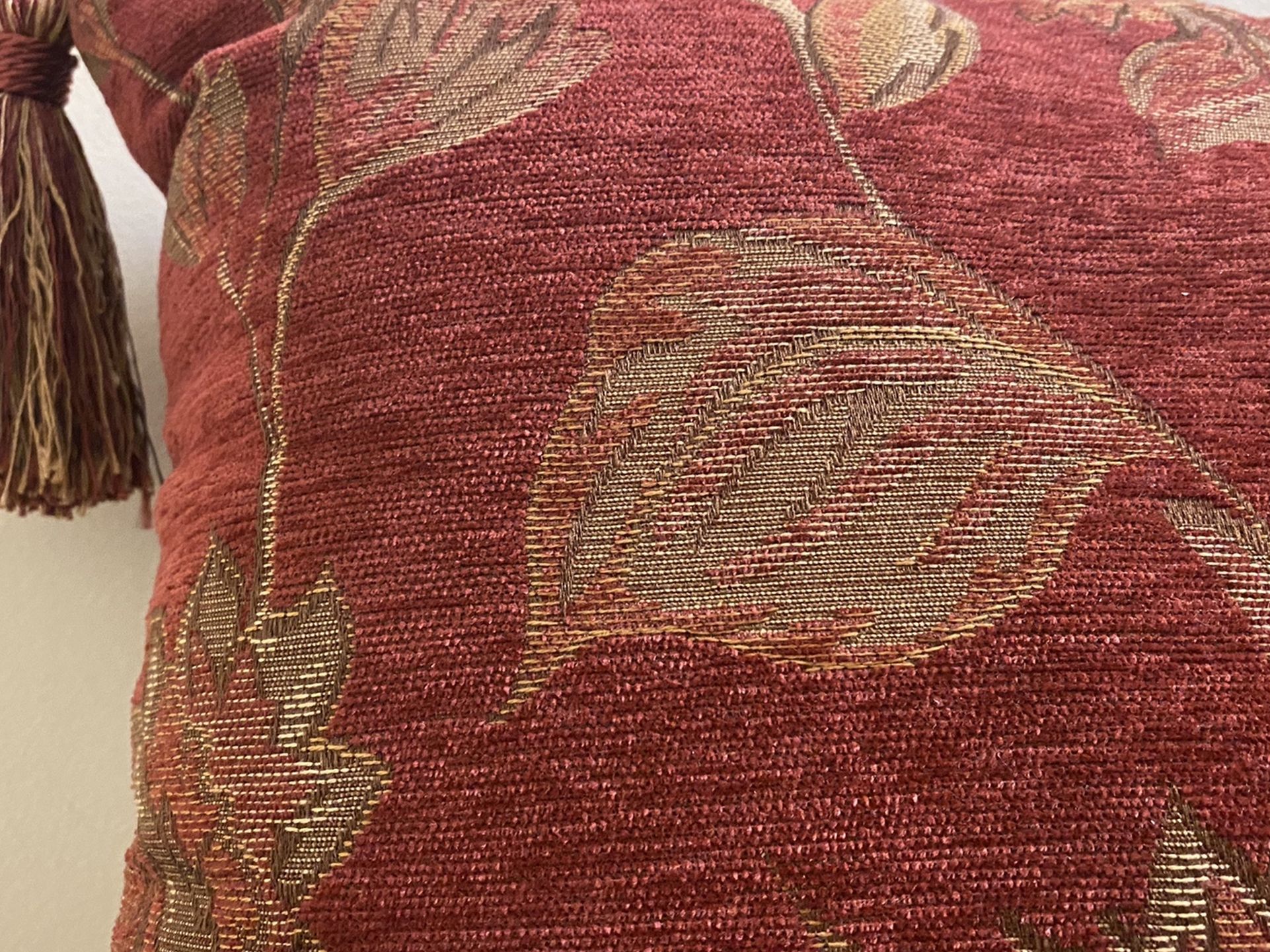 2 Decorative Cushions