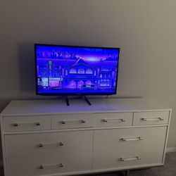 White Dresser + Side Table - American signature 