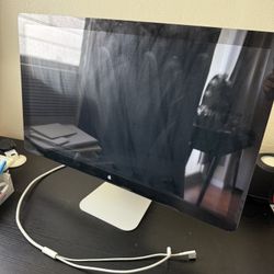 Apple Monitor 27” 