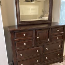 Desser  with Mirror