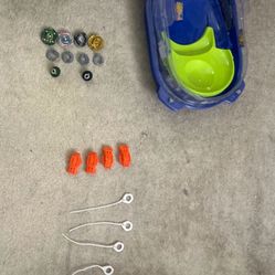 Beyblade Burst Lot - 8 Tops + Stadium + Launchers