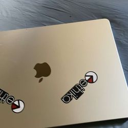 Mac Book Air 2024