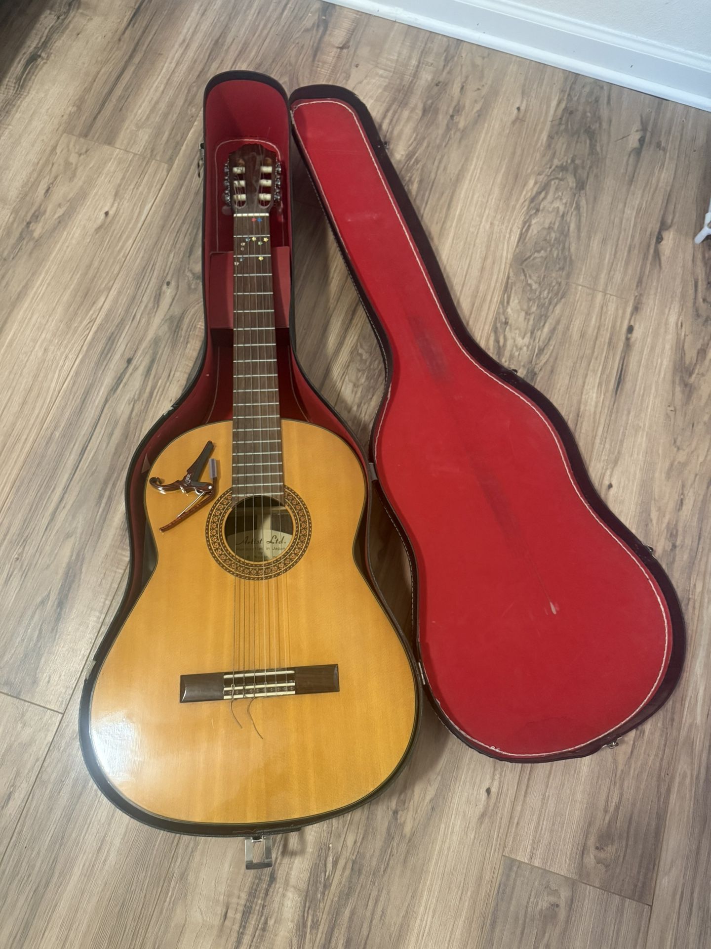 acoustics guitar
