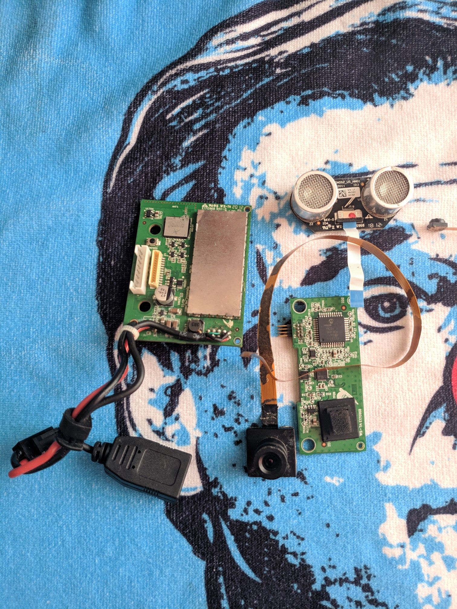 Ar drone 2.0 motherboard (antenna mod) cameras and sensors.