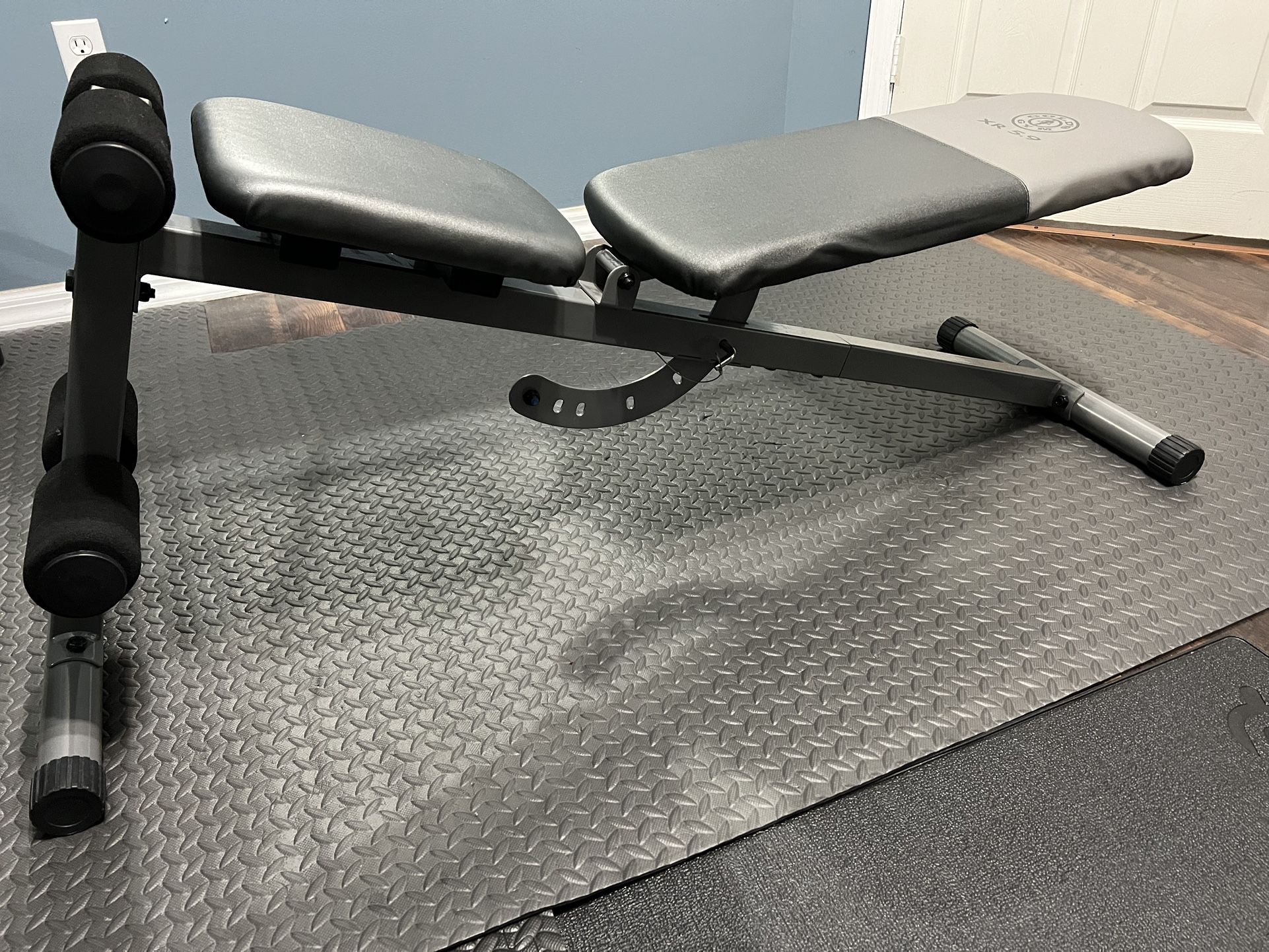 gold gym xr 5.9 bench. Like New for Sale in Pembroke Pines, FL OfferUp