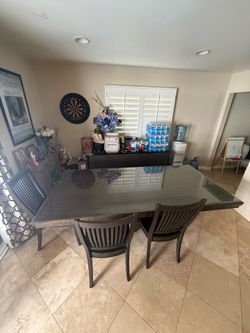 Dinning table - Create & Barrel
