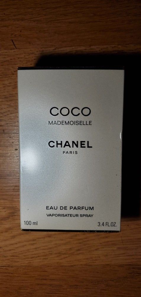 Women Varietys Of Perfumes