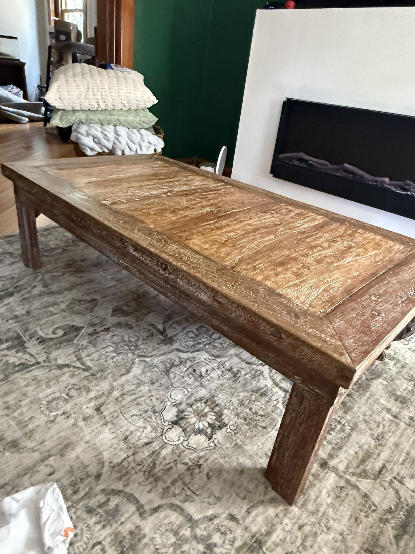 STUNNING Coffee Table