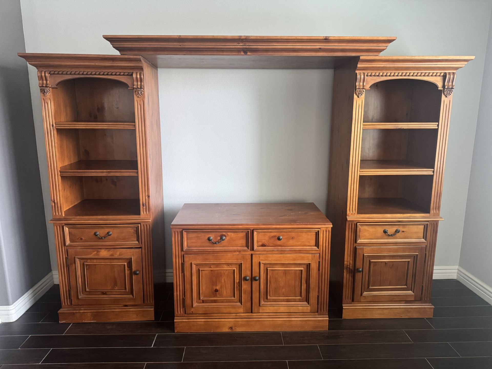 Knotty Pine Heavy entertainment center 4 Pieces Very Solid