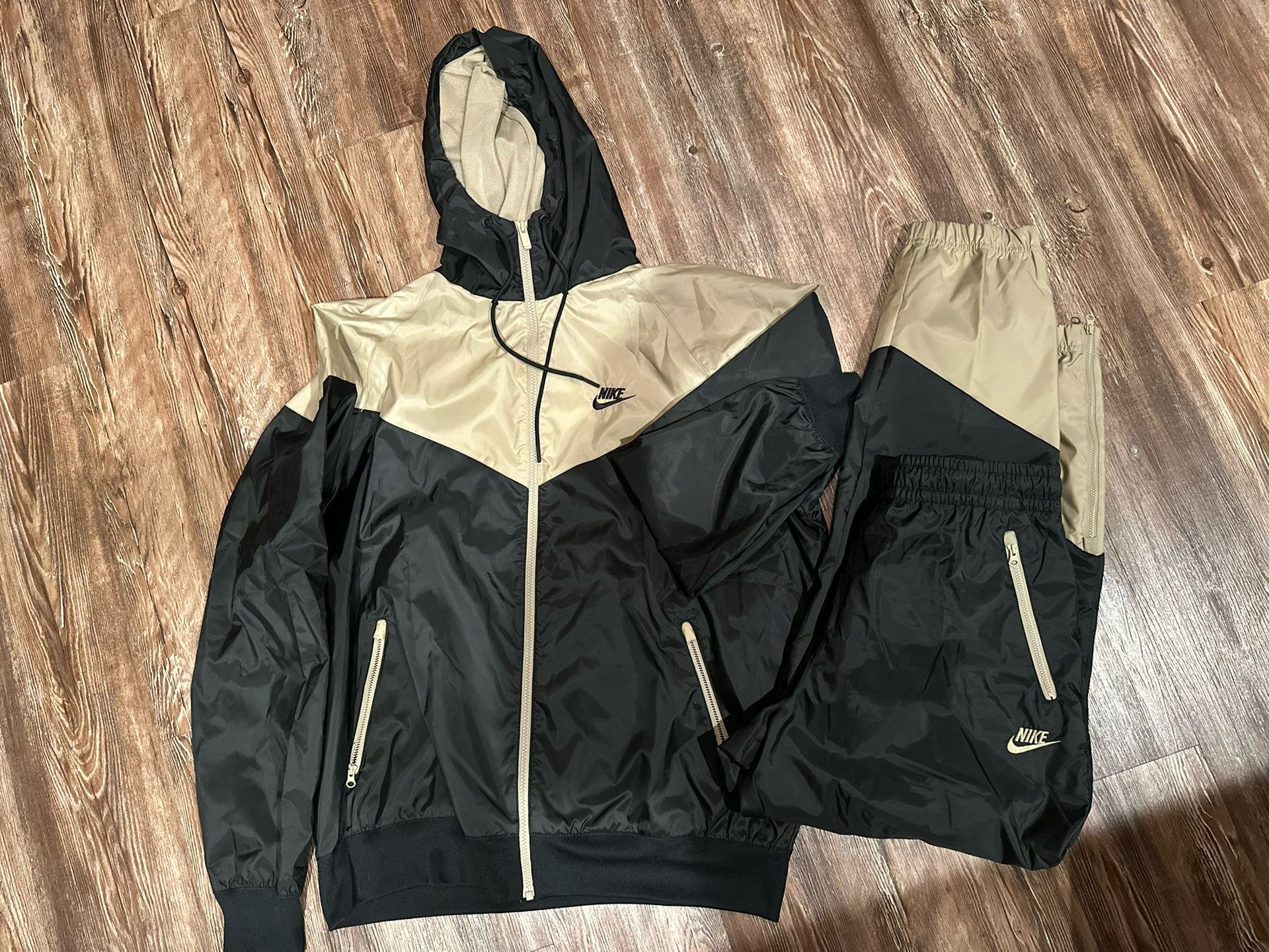 Nike Woven Windrunner Lined Hooded Jacket and Pants