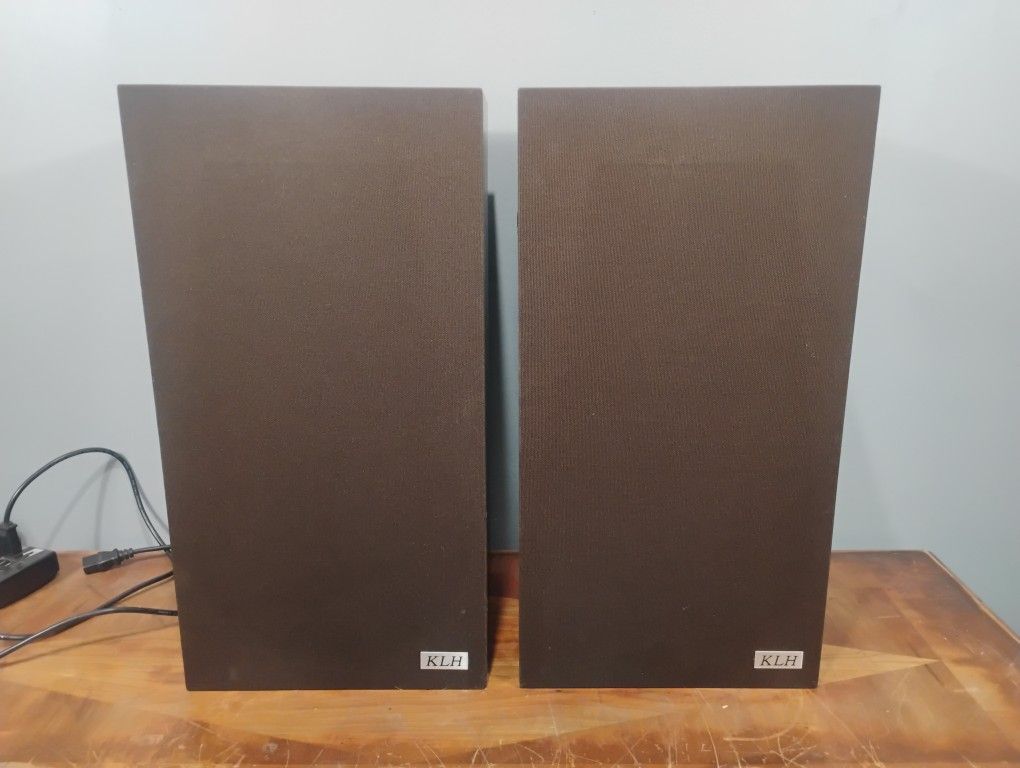 Vintage KLH Model 317 Speakers