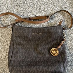 Michael Kors Messenger Purse