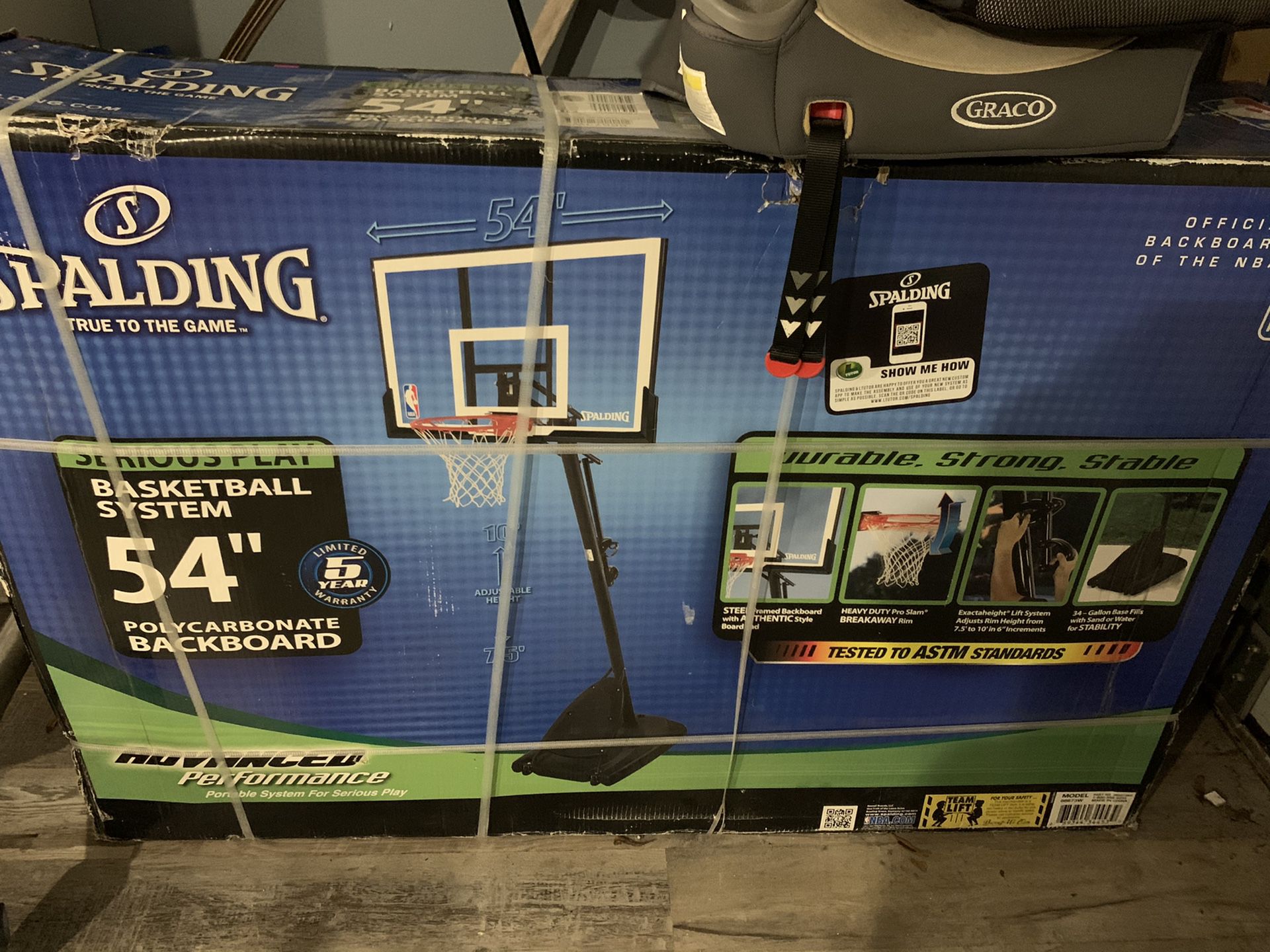 Brand new Basketball Hoop