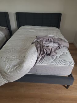Full size bed