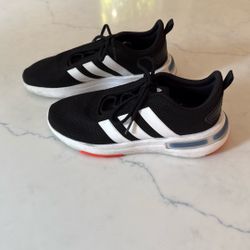Adidas Women’s Shoes Size 6