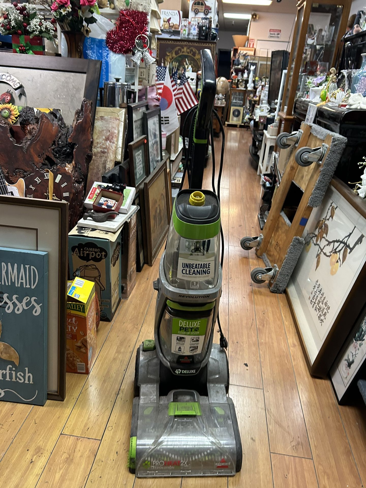 Bissell ProHeat 2X Revolution Pet Deluxe upright carpet cleaner