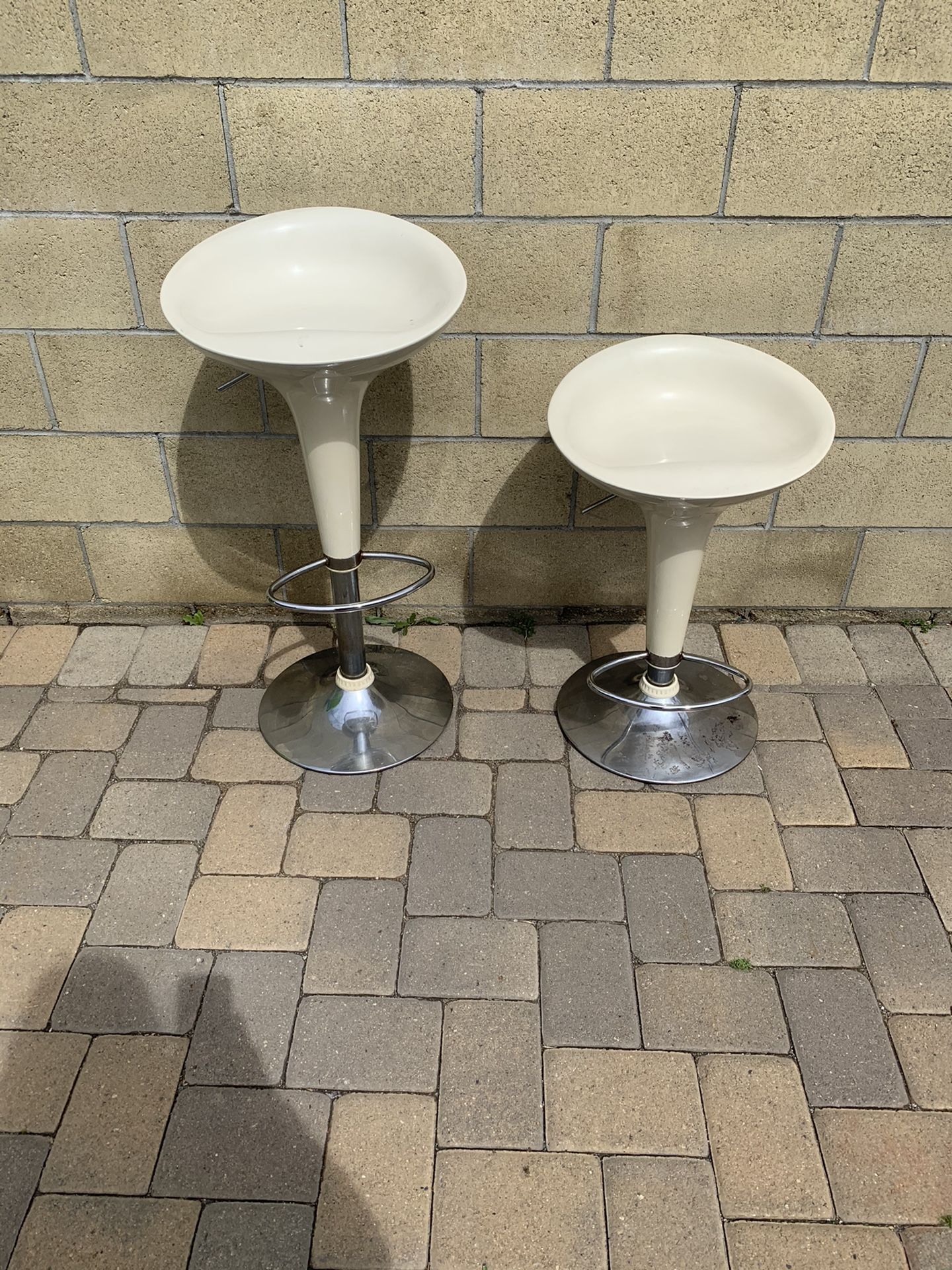 2 stools $40