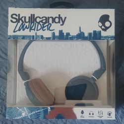 Skullcandy Lowrider Headphones with Rotating Earcups, Supreme Sound Tuning, All Day Comfort, and Built-In Mic; Color - Navy