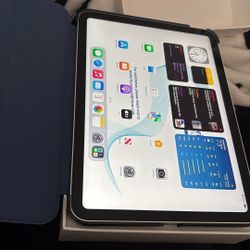 Brand New Silver 64GB 10th Generation iPad 