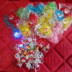 Light Up Chains and Rings for small Kids New
