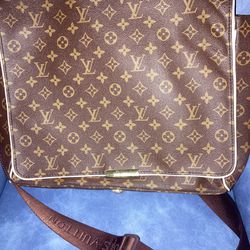 Louis Vuitton Abbsesses Messenger Bag Monogram Canvas 