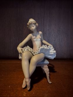Vintage Lladró Seated Ballerina Porcelain Figurine – Made in Spain