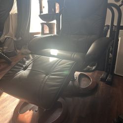 Newport 30” Swivel Recliner And Slanted Ottoman