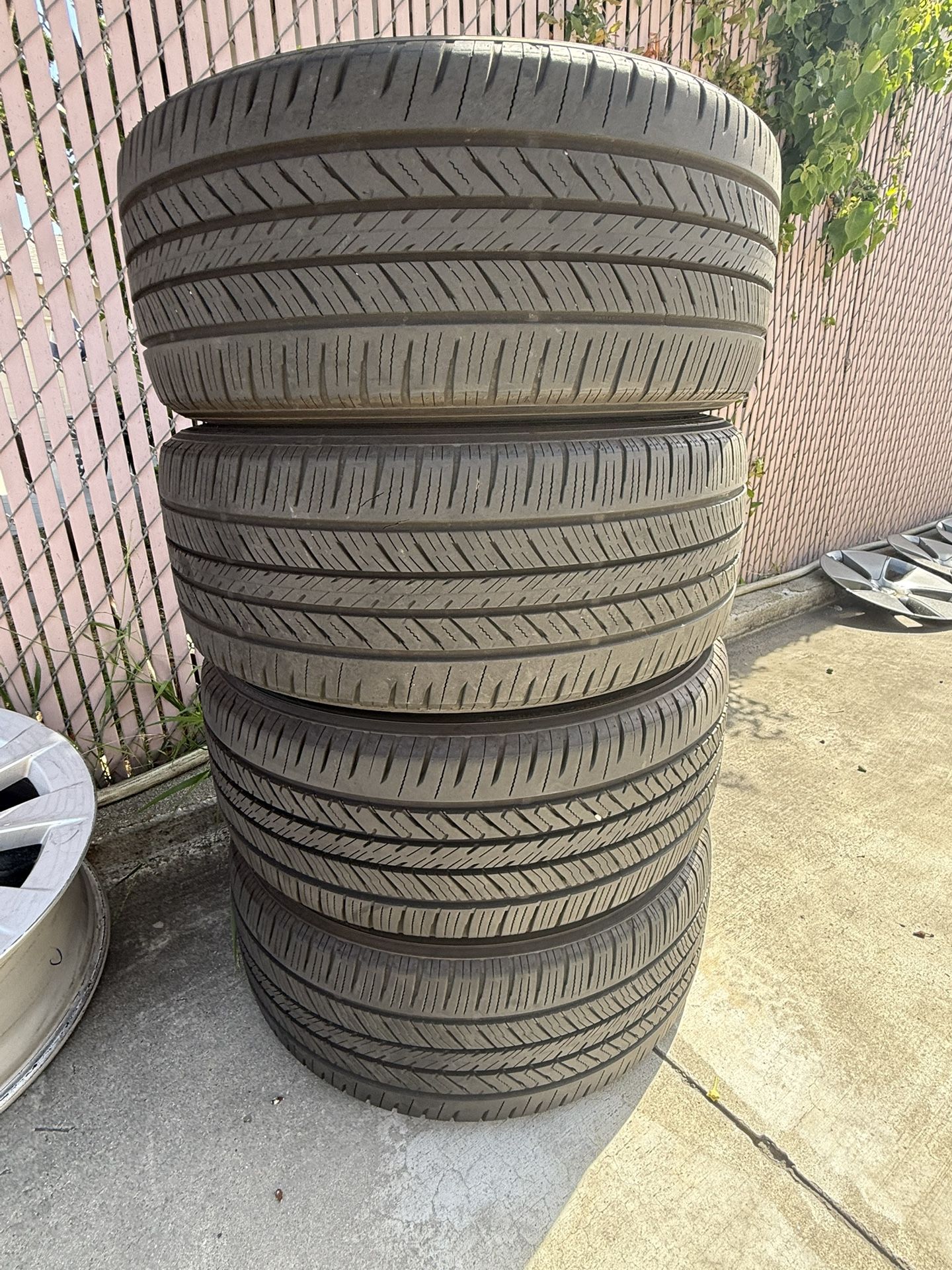 235/40/19 Semi Used Tires