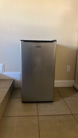 Mini fridge