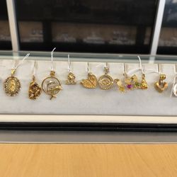 14k 10 K Gold Pendant Different Price Difference Grams Layaway Available 10%dwon If You Interested Please Make Sure You Ask For Maribel Thank You 