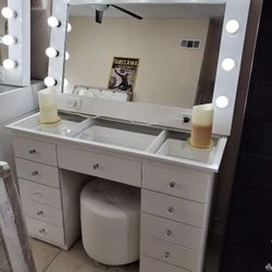 Vanity White Brand New 