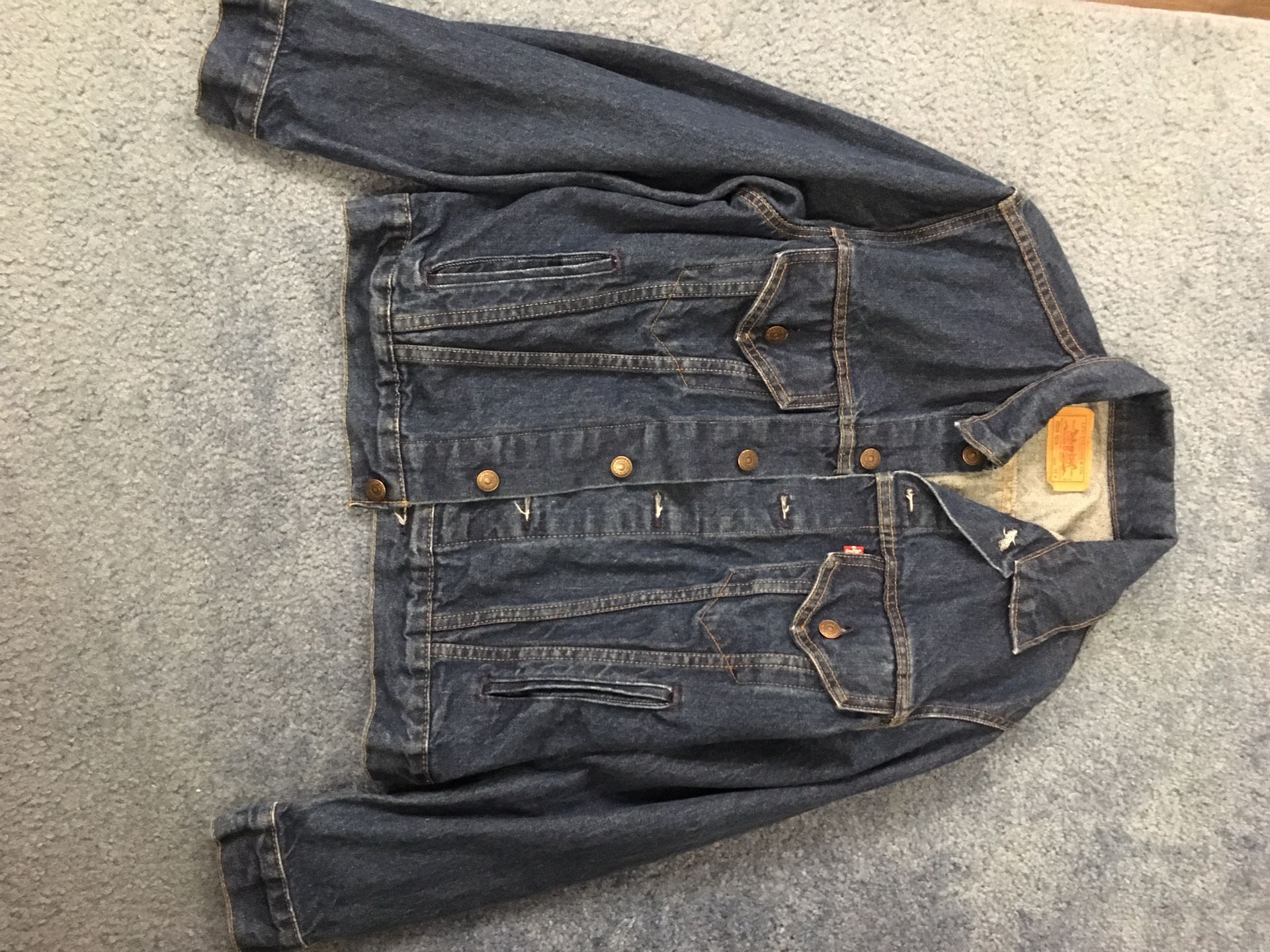 Women’s used levis Jean jacket size 42r