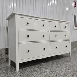 DRESSER - STAINED WHITE COLOR - EASY OPENING DRAWERS - PLENTY OF STORAGE 