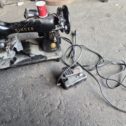 Singer Model 99 Sewing Machine with Foot Control